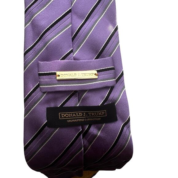 Donald J Trump Signature Collection Striped Luxury Neck Tie Presidential Career - Picture 3 of 10
